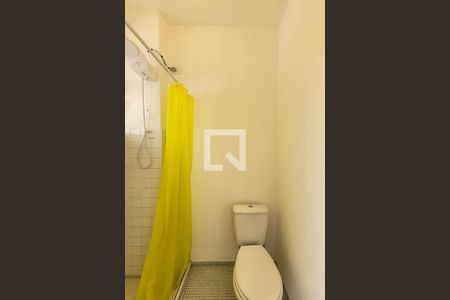 Banheiro de kitnet/studio para alugar com 1 quarto, 28m² em Aclimação, São Paulo