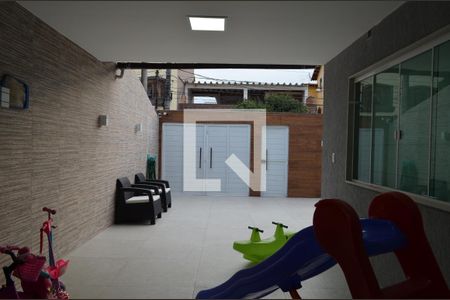 Casa à venda com 270m², 3 quartos e 3 vagasÁrea Externa - Garagem