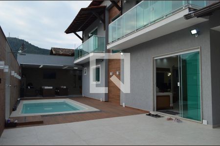 Casa à venda com 270m², 3 quartos e 3 vagasÁrea Externa