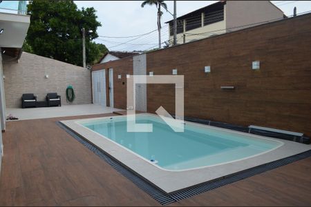 Casa à venda com 270m², 3 quartos e 3 vagasÁrea Externa