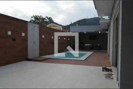 Casa à venda com 270m², 3 quartos e 3 vagasÁrea Externa