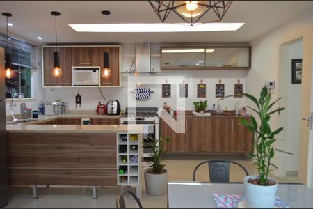 Casa à venda com 270m², 3 quartos e 3 vagasCozinha