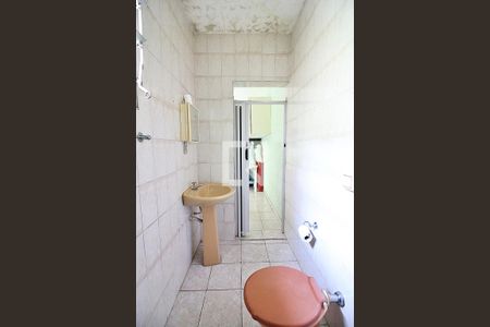 Casa à venda com 150m², 3 quartos e 2 vagasBanheiro de Serviço
