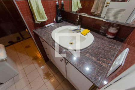 Casa à venda com 150m², 3 quartos e 2 vagas Casa à venda com 150m², 3 quartos e 2 vagasBanheiro