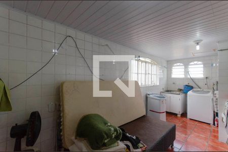 Casa à venda com 150m², 3 quartos e 2 vagas Casa à venda com 150m², 3 quartos e 2 vagasÁrea de Serviço