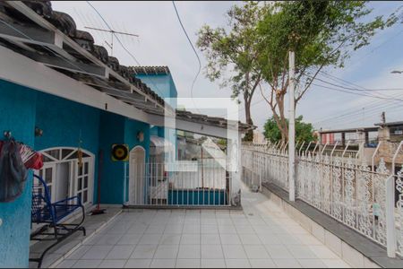 Casa à venda com 150m², 3 quartos e 2 vagas Casa à venda com 150m², 3 quartos e 2 vagasQuintal