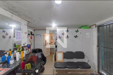 Casa à venda com 150m², 3 quartos e 2 vagas Casa à venda com 150m², 3 quartos e 2 vagasSalão