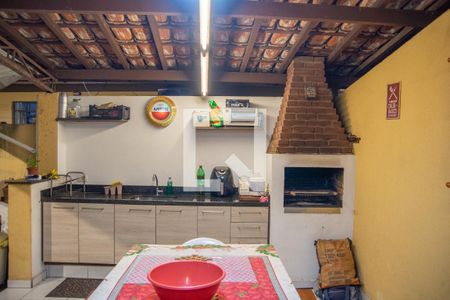 Casa à venda com 290m², 3 quartos e 3 vagas Casa à venda com 290m², 3 quartos e 3 vagasEspaço Gourmet