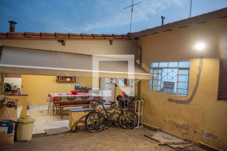 Casa à venda com 290m², 3 quartos e 3 vagas Casa à venda com 290m², 3 quartos e 3 vagasQuintal