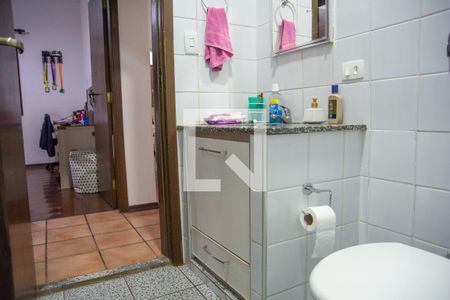 Casa à venda com 290m², 3 quartos e 3 vagas Casa à venda com 290m², 3 quartos e 3 vagasBanheiro Corredor