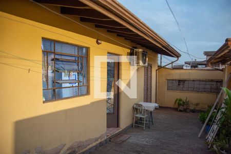Casa à venda com 290m², 3 quartos e 3 vagas Casa à venda com 290m², 3 quartos e 3 vagasCasa Fundos