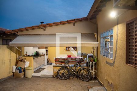Casa à venda com 290m², 3 quartos e 3 vagas Casa à venda com 290m², 3 quartos e 3 vagasQuintal