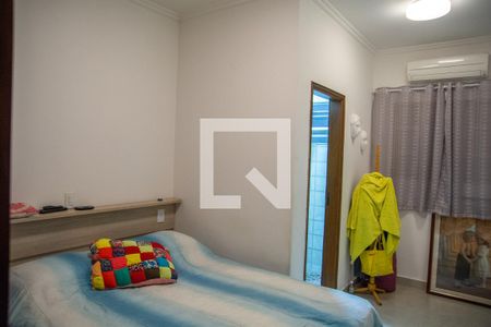 Casa à venda com 290m², 3 quartos e 3 vagas Casa à venda com 290m², 3 quartos e 3 vagasQuarto 1 - Suite