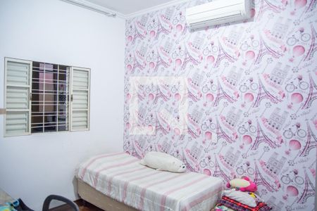 Casa à venda com 290m², 3 quartos e 3 vagas Casa à venda com 290m², 3 quartos e 3 vagasQuarto 2