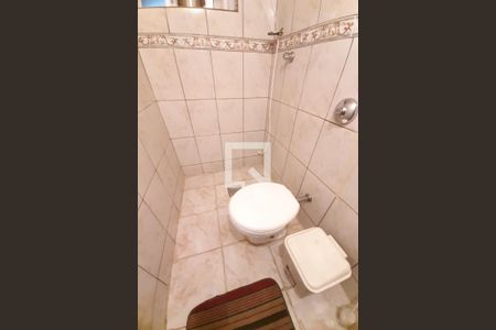 Casa à venda com 180m², 3 quartos e 3 vagas Casa à venda com 180m², 3 quartos e 3 vagasLavabo