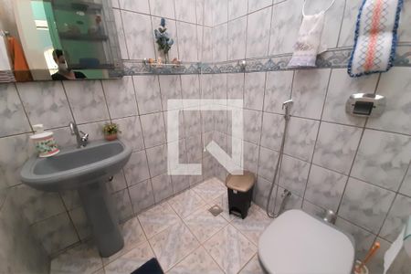 Casa à venda com 180m², 3 quartos e 3 vagas Casa à venda com 180m², 3 quartos e 3 vagasBanheiro Social