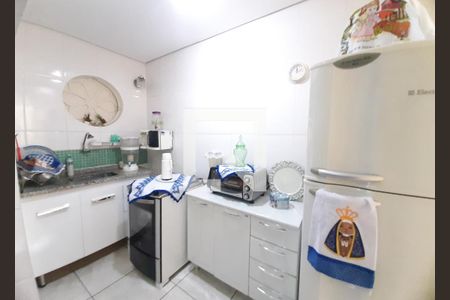 Casa à venda com 180m², 3 quartos e 3 vagas Casa à venda com 180m², 3 quartos e 3 vagasCozinha