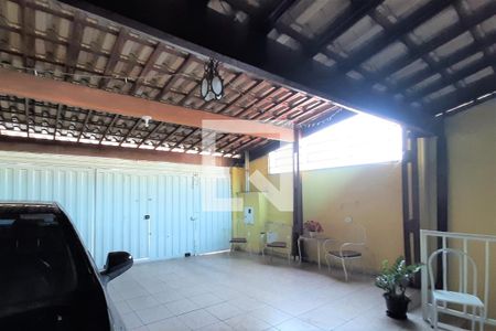 Casa à venda com 180m², 3 quartos e 3 vagas Casa à venda com 180m², 3 quartos e 3 vagasGaragem