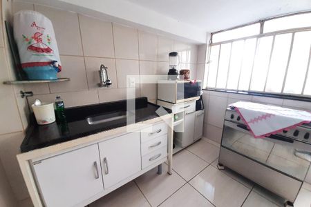 Casa à venda com 180m², 3 quartos e 3 vagas Casa à venda com 180m², 3 quartos e 3 vagasCozinha 2