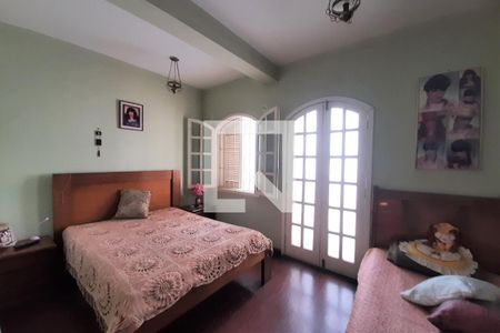 Casa à venda com 180m², 3 quartos e 3 vagas Casa à venda com 180m², 3 quartos e 3 vagasQuarto 2