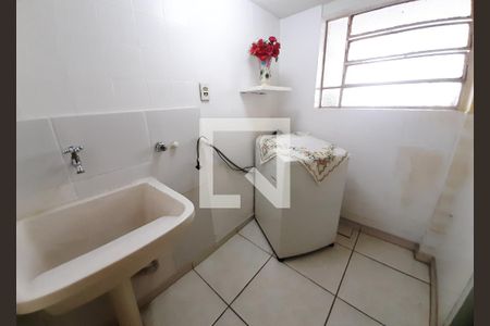 Casa à venda com 180m², 3 quartos e 3 vagas Casa à venda com 180m², 3 quartos e 3 vagasÁrea de Serviço