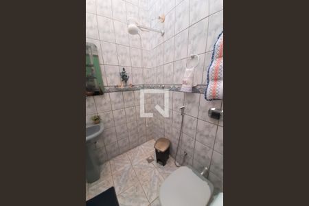 Casa à venda com 180m², 3 quartos e 3 vagas Casa à venda com 180m², 3 quartos e 3 vagasBanheiro Social