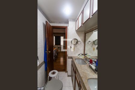 Apartamento para alugar com 230m², 4 quartos e 3 vagas Apartamento para alugar com 230m², 4 quartos e 3 vagasBanheiro da Suíte 1
