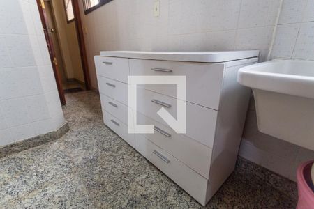 Apartamento para alugar com 230m², 4 quartos e 3 vagas Apartamento para alugar com 230m², 4 quartos e 3 vagasArmário da Área de Serviço