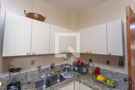 Apartamento para alugar com 230m², 4 quartos e 3 vagas Apartamento para alugar com 230m², 4 quartos e 3 vagasArmário da Cozinha