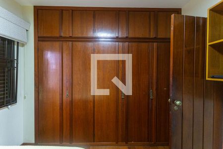 Apartamento para alugar com 230m², 4 quartos e 3 vagas Apartamento para alugar com 230m², 4 quartos e 3 vagasArmário da Suíte 2