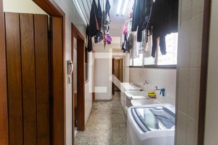 Apartamento para alugar com 230m², 4 quartos e 3 vagas Apartamento para alugar com 230m², 4 quartos e 3 vagasÁrea de Serviço