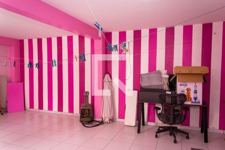 Casa à venda com 194m², 3 quartos e 3 vagasSalão 