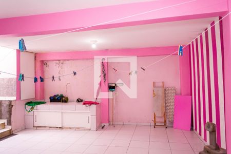 Casa à venda com 194m², 3 quartos e 3 vagasSalão 