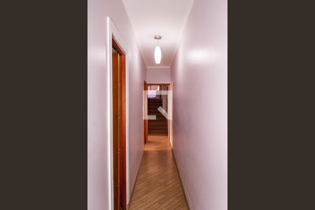 Casa à venda com 194m², 3 quartos e 3 vagasCorredor