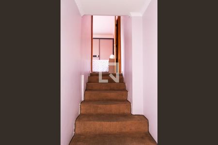 Casa à venda com 194m², 3 quartos e 3 vagasEscada