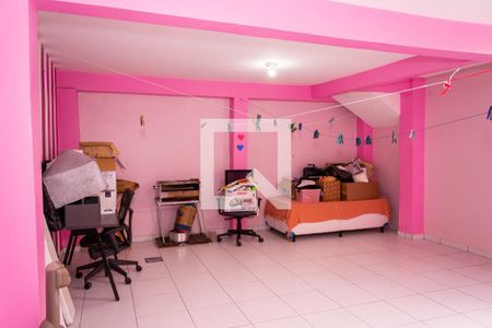 Casa à venda com 194m², 3 quartos e 3 vagasSalão 