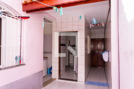 Casa à venda com 194m², 3 quartos e 3 vagasQuintal