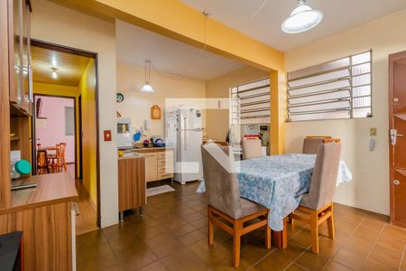 Casa à venda com 220m², 6 quartos e 4 vagasCozinha