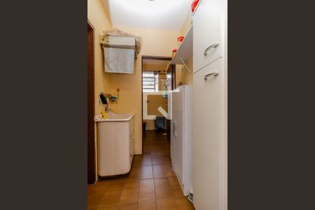 Casa à venda com 220m², 6 quartos e 4 vagasÁrea de serviço