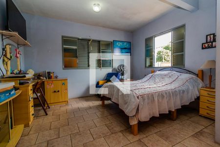 Casa à venda com 220m², 6 quartos e 4 vagasQuarto 4