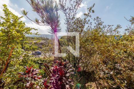 Casa à venda com 220m², 6 quartos e 4 vagasVista