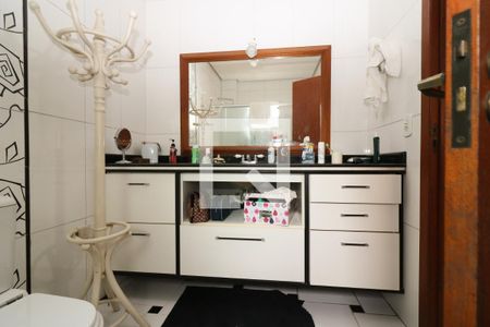 Casa de condomínio para alugar com 260m², 4 quartos e 2 vagasBanheiro da Suíte 1