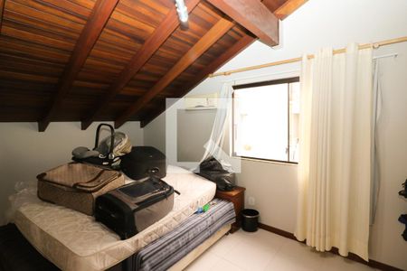 Casa de condomínio para alugar com 260m², 4 quartos e 2 vagasCloset do quarto 1