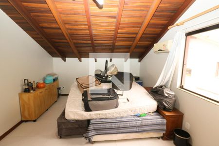Casa de condomínio para alugar com 260m², 4 quartos e 2 vagasCloset do quarto 1