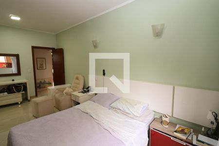 Casa de condomínio para alugar com 260m², 4 quartos e 2 vagasSuíte 1