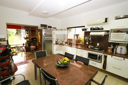 Casa de condomínio para alugar com 260m², 4 quartos e 2 vagasCozinha