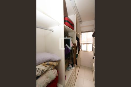 Casa de condomínio para alugar com 260m², 4 quartos e 2 vagasCloset da suíte 2
