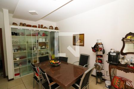 Casa de condomínio para alugar com 260m², 4 quartos e 2 vagasCozinha