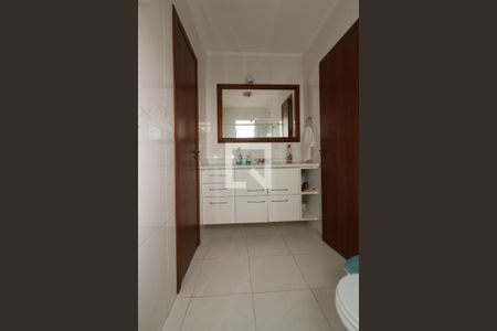 Casa de condomínio para alugar com 260m², 4 quartos e 2 vagasBanheiro da Suíte 3