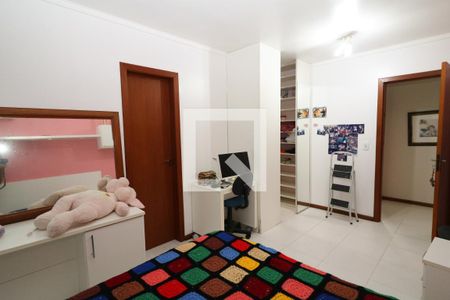 Casa de condomínio para alugar com 260m², 4 quartos e 2 vagasSuíte 2